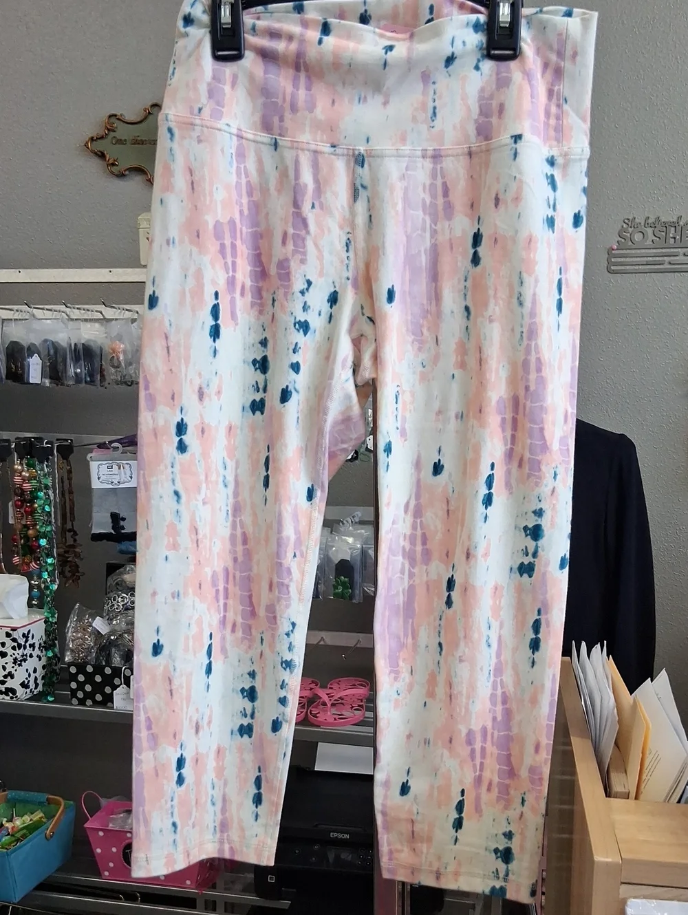Old Navy Girls Tie-Dye Capri Leggings - Pink, Lavender & Teal. 64V94B